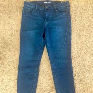 Old Navy Rockstar Super Skinny jeans with built in warm size 8